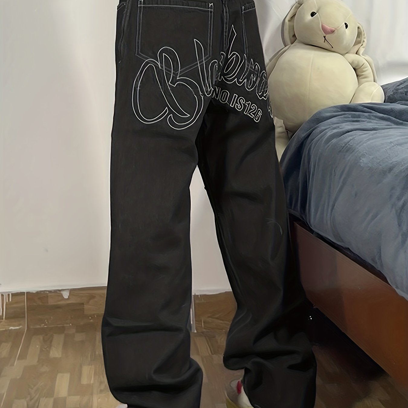 Y2k Letter Print Wide Leg Loose Fit Jeans, Men's Casual Slightly Stretch Street Style Multi Pocket Baggy Denim Pants For Spring Summer - Snug & Style