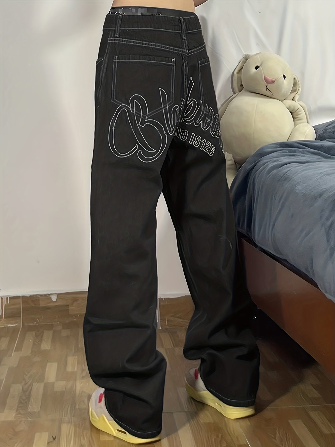 Y2k Letter Print Wide Leg Loose Fit Jeans, Men's Casual Slightly Stretch Street Style Multi Pocket Baggy Denim Pants For Spring Summer - Snug & Style